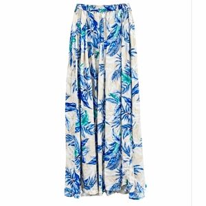 Nwot - Cupio Maxi skirt size small very flowy skirt